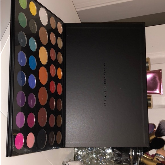 Morphe Other - I’m selling a never Ben use James Charles Morphe p